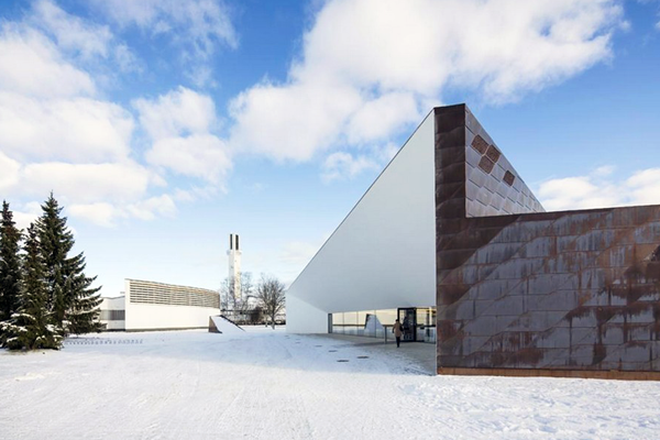 Lakeuden Risti church (A. Aalto) & new Seinäjoki library (JKMM) / © 