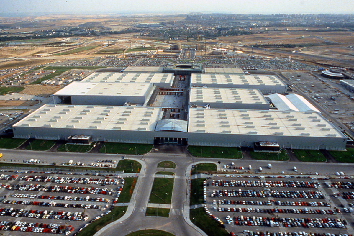 Roofs of buildings in the IFEMA trade fair / © 